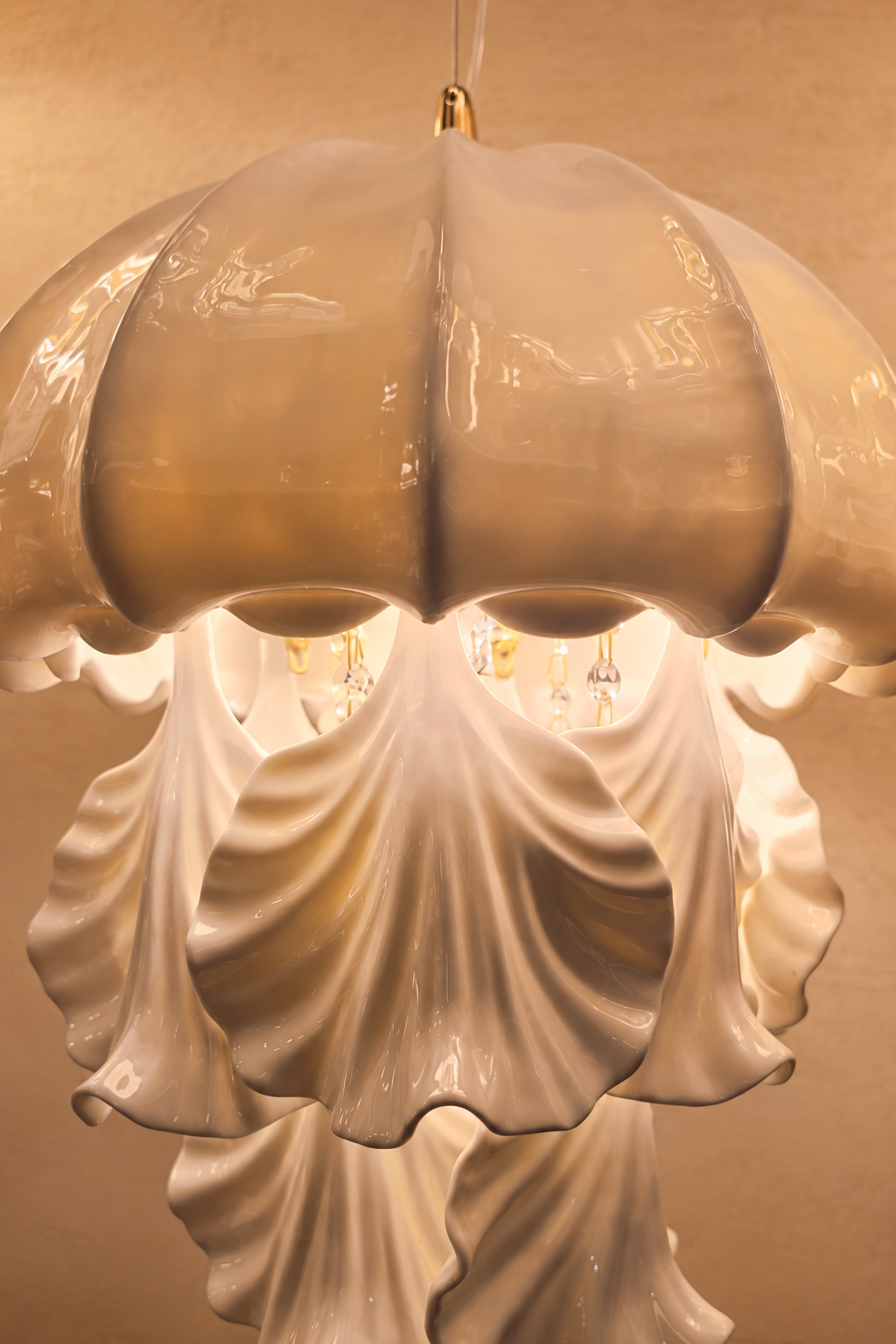 
Ondelisse Ivory Jellyfish Pendant Light