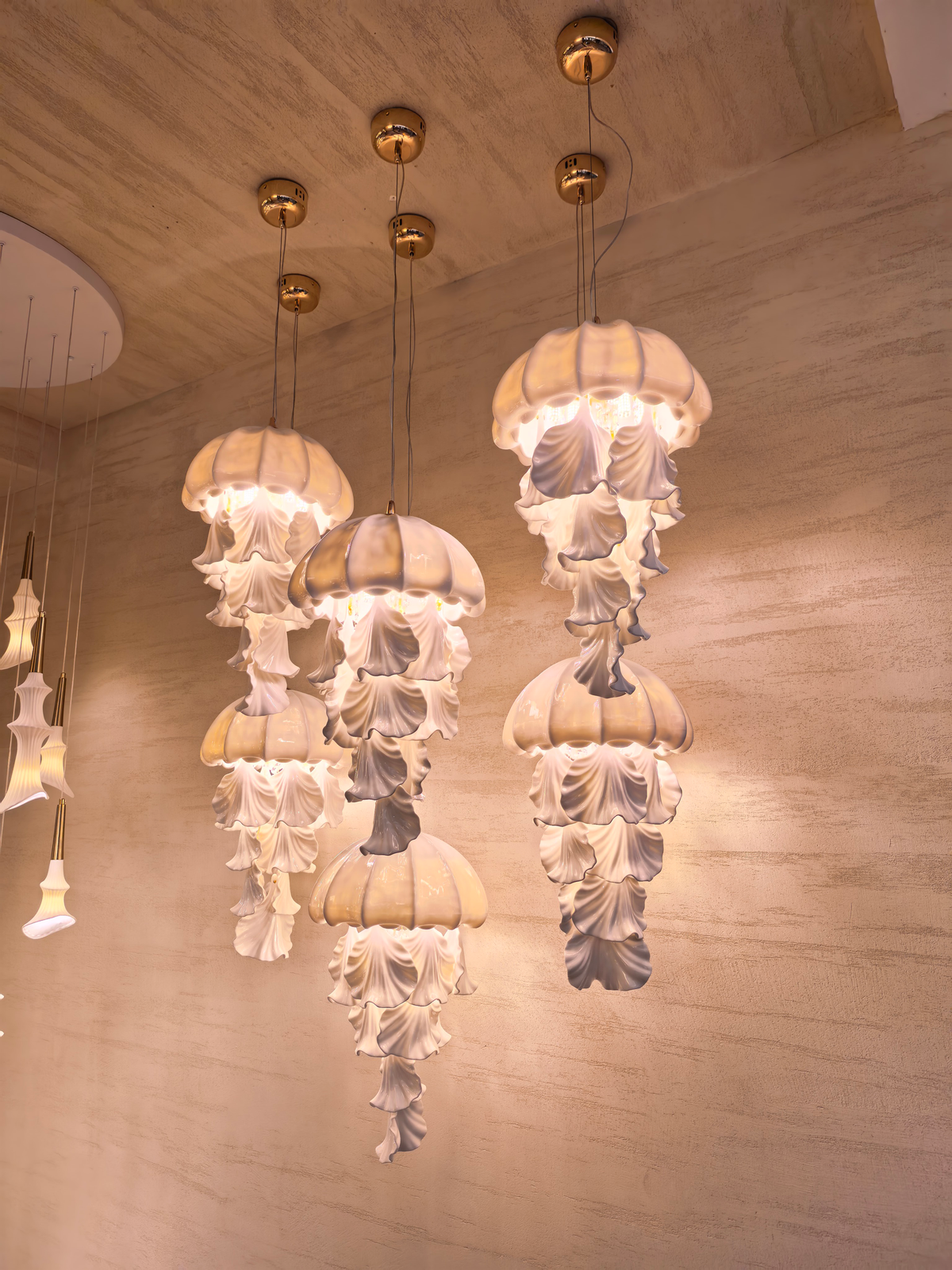 
Ondelisse Ivory Jellyfish Pendant Light
